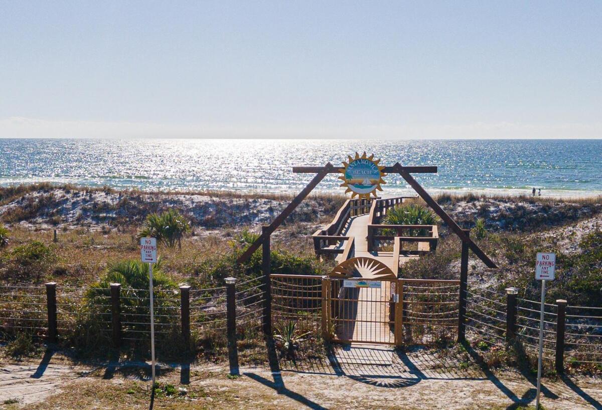 Holiday home Private Beach, Heated Pool, Gulf Front *