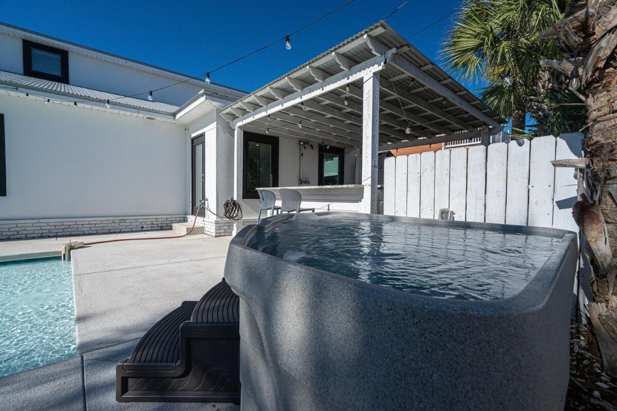 Holiday home Private Beach, Heated Pool, Gulf Front